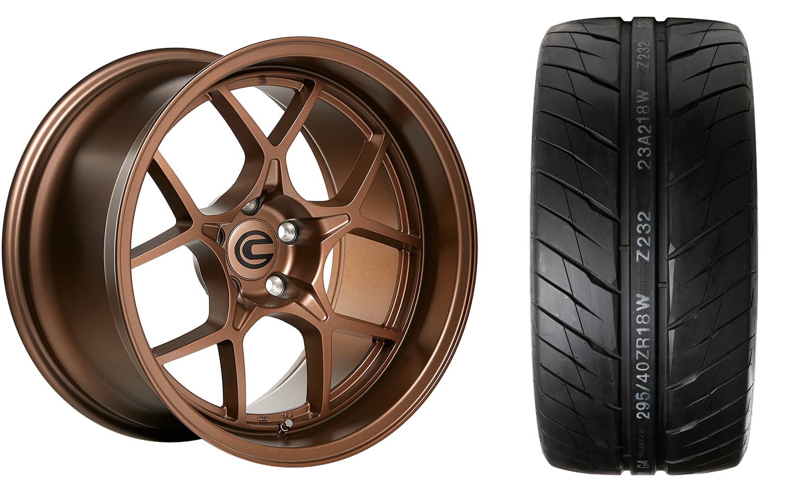 T-REX RR est assuré par l’un des plus grands pneus ultra-hautes performances à gomme souple